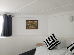 Sea Point - 6 Sleeper Coastal Cottage