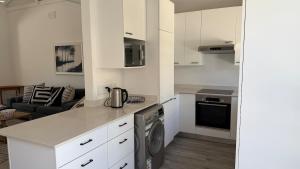 Sea Point - 6 Sleeper Coastal Cottage