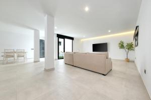Luxury White House Apartment - By Lanzarote Vacation Homes