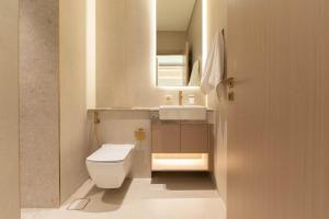 The Royale Beige Jacuzzi Suite 36 2-4 I JVC I Dar Oasis