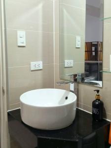 Queen V3 Manhattan Parkview Tower 1