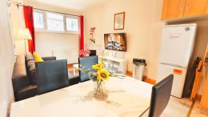 Flat 2, 6 Tauton Mews in Marylebone