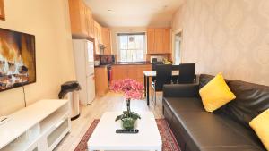 Flat 2, 6 Tauton Mews in Marylebone
