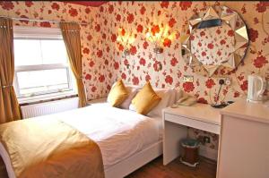 Crompton Guest House