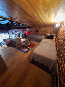 "La Forja Garage" Loft industrial Alojamiento unico !!!