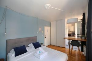 405 - sejour romantique dans un studio de Paris 5