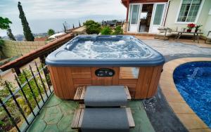 Villa Carlitos by Villas Vista Gomera