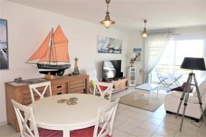 Superbe appartement avec WIFI, petite vue mer à TREGASTEL - Réf 26