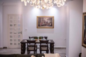 Charming Apartment with Panoramic Views in Historic Carthage