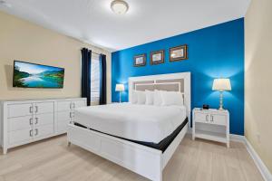 Home With Movie Theater, Game & Theme Room Near Disney With Resort & Waterpark Access - 7621Wi