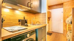 Grand Tetras N111 2P6