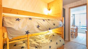 Grand Tetras N111 2P6