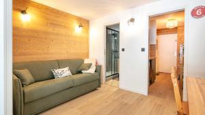 Grand Tetras N111 2P6