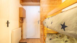 Grand Tetras N111 2P6