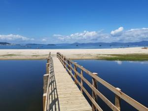 Vista Mar em Ponta das Canas - Apto na Beira da Praia
