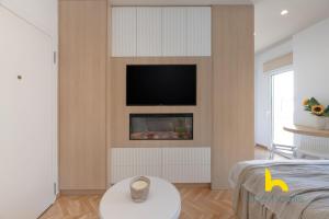 Hideaway near Acropolis, Hammam Shower, Fireplace!