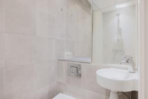 Copenhagen Studio Double Bed and Kitchen 3