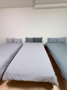 Simple three beds room in center of Osaka