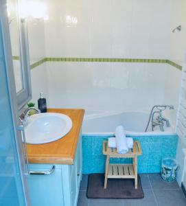 Maison bonheur -Parking- piscine -espace de jeux- avec 6 suites avec SDB