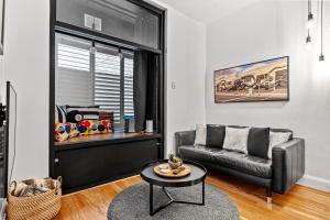 Industrial Central Apartment - Shop 8