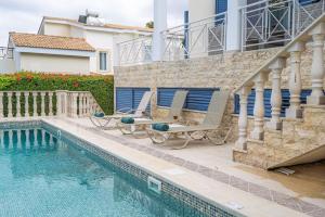 Seaview Villa Selenia pool & jacuzzi in Neo Chorio