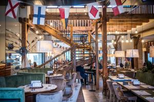 Vakvarjú Csónakház