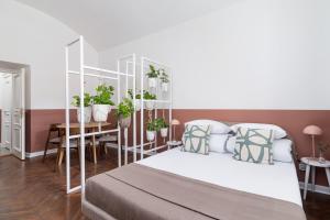 3 bedroom Apartment with the balcony - Rejtana 10