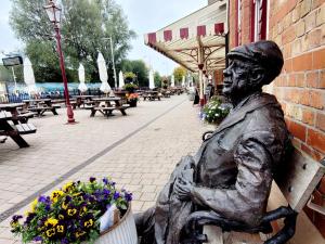 Perfect Base for Work or Leisure Unique Two-Bed