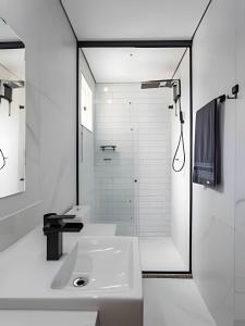 Linda casa moderna no Recreio!