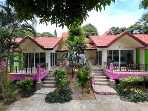 Mae Somboon House