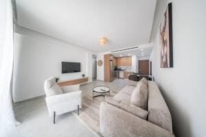 Serene Gardens 2BR w Pool