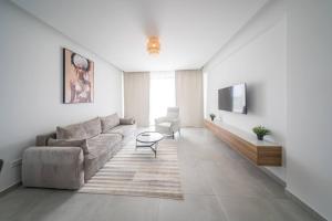 Serene Gardens 2BR w Pool