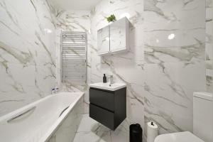 Chiswick 2BR Flat Patio Free Parking