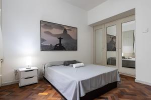 Apto 4Q grande, bem localizado!