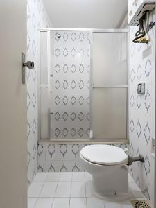 Apto 4Q grande, bem localizado!