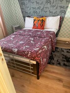 Romford Town House - 4-5 Bedroom