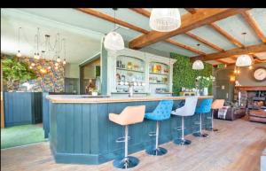 Private pub and inn waterfall country Escape