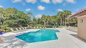Sweet Retreat - Pool Access | Walk to Beach