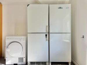 Workers Peaceful Apartment - 4 BR - 1 Bath - Volvo - Parking