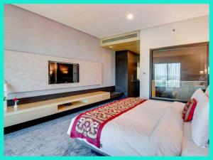 Hotel Royal LV Premium Near Varanasi Junction Railway Station And Shree Vishwanath Temple - Free Wifi - Parking and Room Service - Fully Air Conditioning Rooms- Best Family Stay Hotel In Varanasi