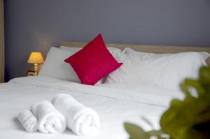 Bright apartment with balcony near Metro A