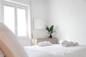 Bright apartment with balcony near Metro A