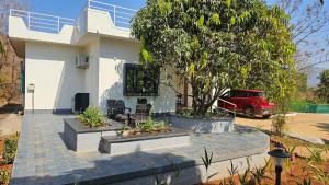 Rossendale Farms, Sawale Karjat