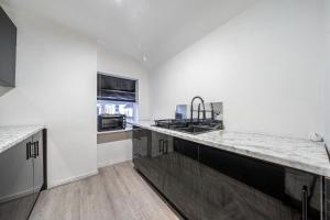 Central Cardiff townhouse for groups