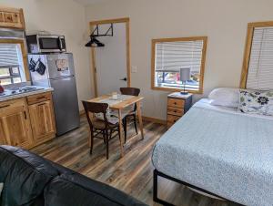 Little Fawn Lookout- Peaceful & Convenient Retreat