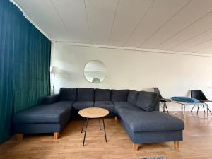 Workers Villa - 2 Bath - 9 Beds - Parking