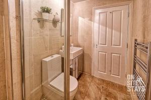 OnSiteStays - Cozy & Modern Flat in Highcroft Hall