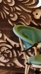 Meshoo & hotel & for ever