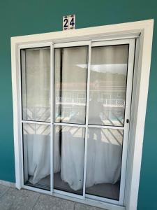 Apartamento com piscina e churrasqueira a 600m da praia