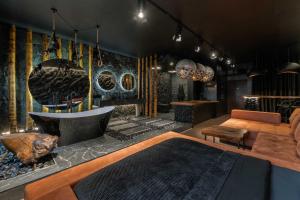 LUX ROCK Home, Жилянська 68, ЖК Кадор